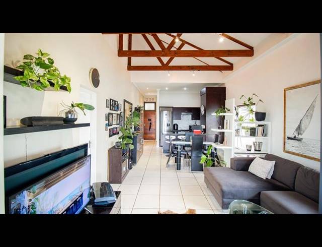2 BEDROOM APARTMENT FOR SALE IN BRYANSTON